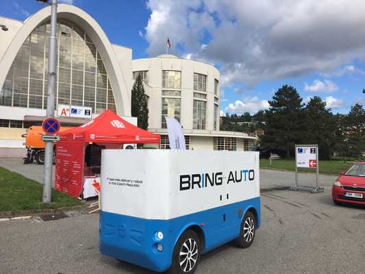 První robotické vozidlo v České republice  na zajištění poslední míle na konferenci Urban Mobility Days, Brno, 20.-22.9. 2022